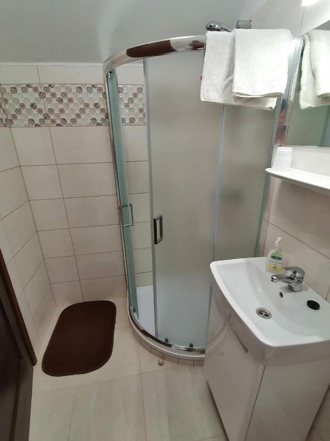 Joos Apartman Sarvar Bagian luar foto