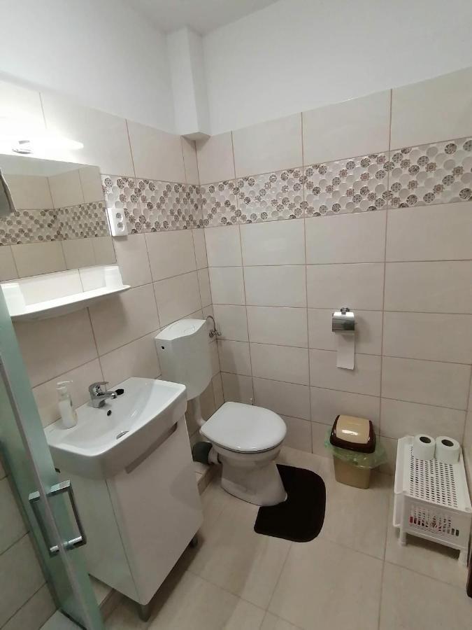 Joos Apartman Sarvar Bagian luar foto